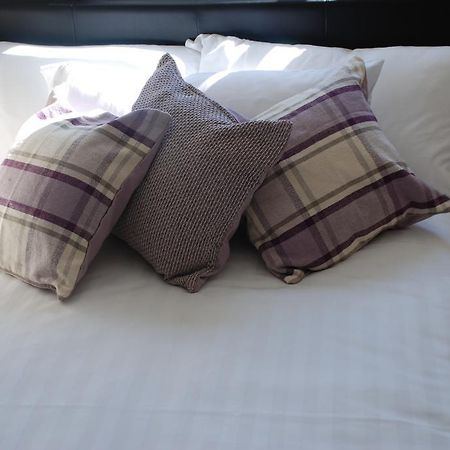 Whitecross House Apartment Питерборо Екстериор снимка