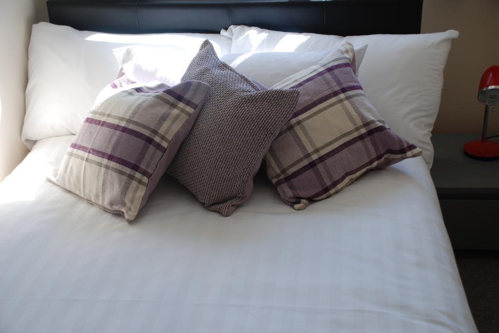 Whitecross House Apartment Питерборо Екстериор снимка