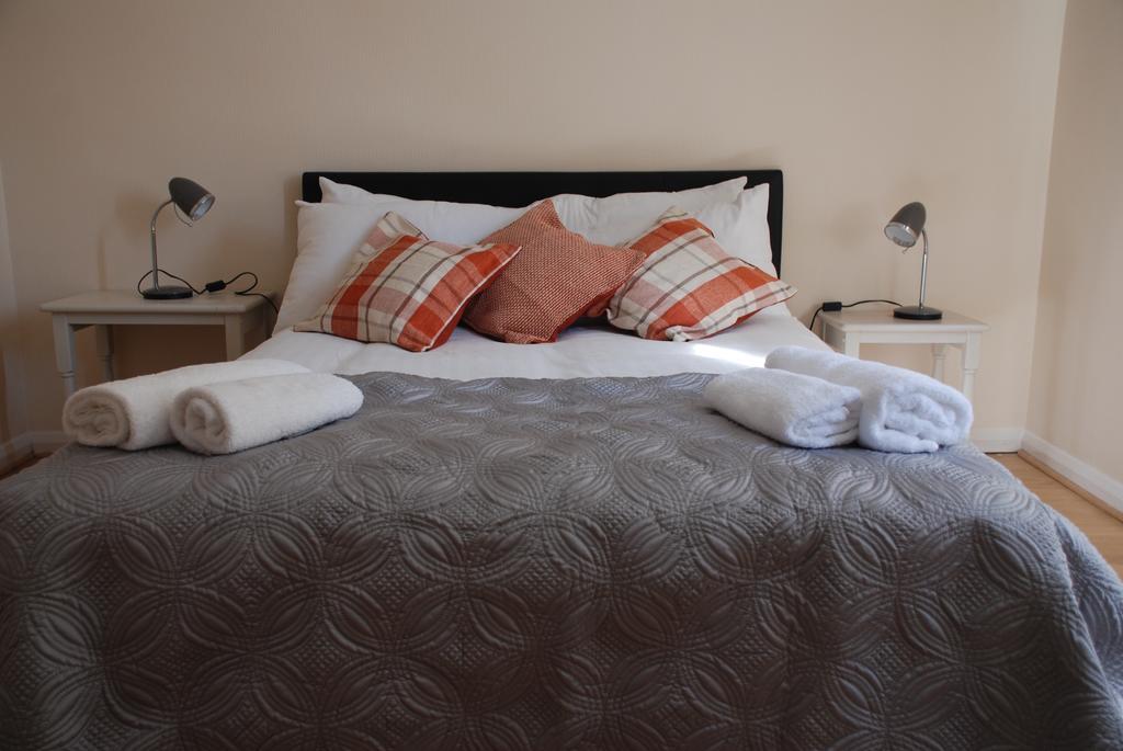 Whitecross House Apartment Питерборо Екстериор снимка